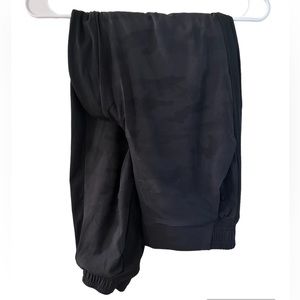 Women’s Athleta Brooklyn Lined Joggers Camo Print Size 6